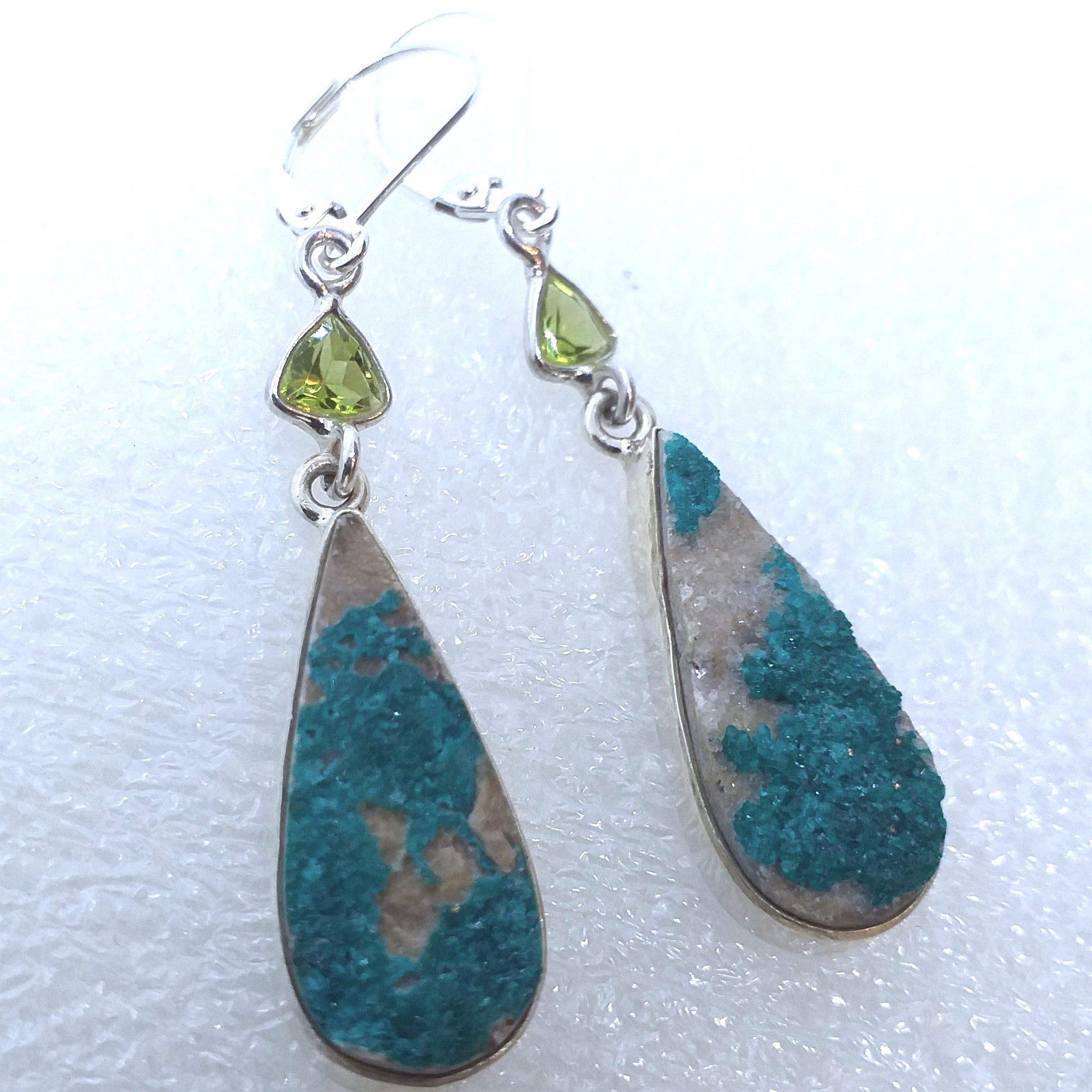 echter DIOPTAS Rohstein Ohrringe 925 Sterling Silber Klappbrisur Brisur Ohrhänger Peridot