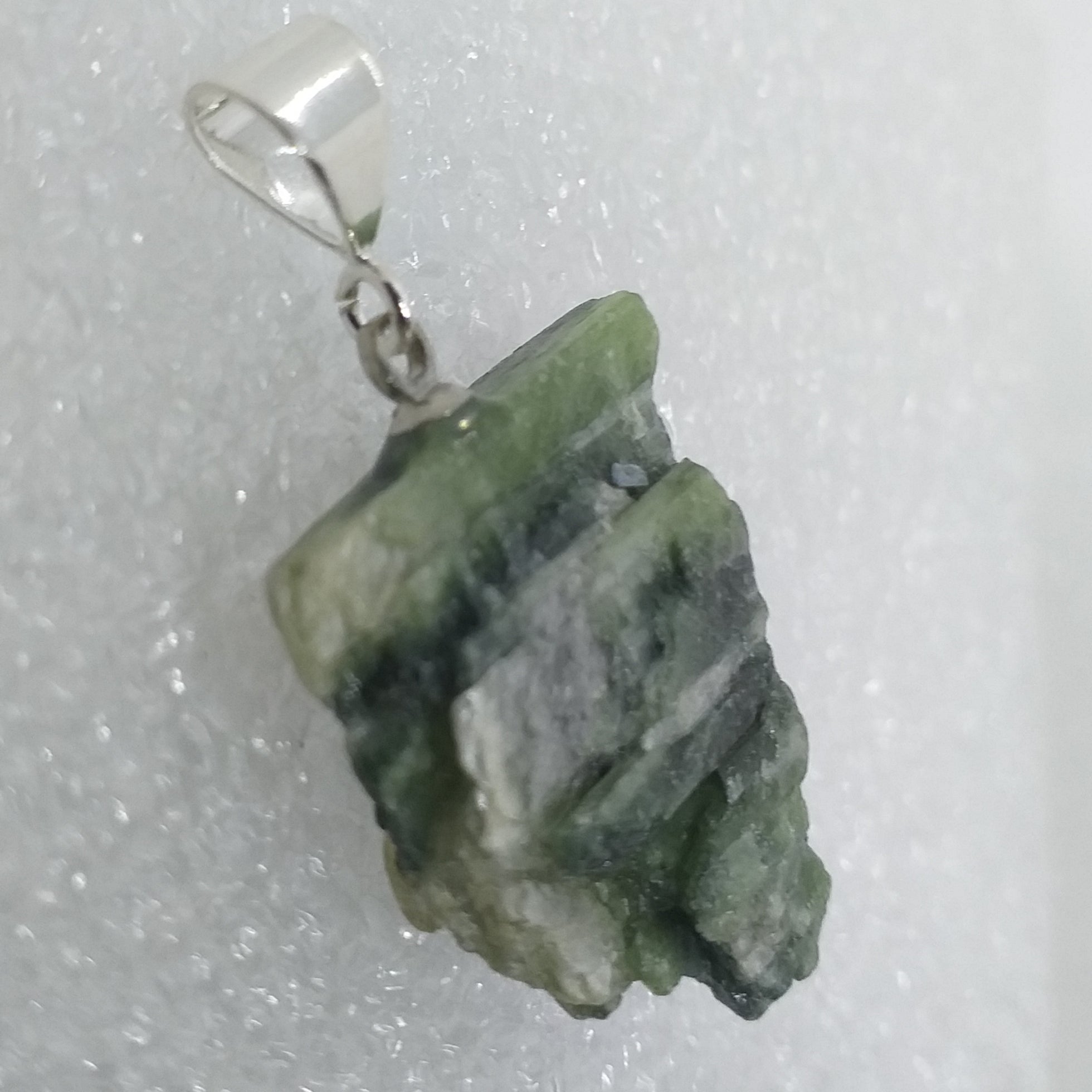 TURMALIN grün Verdelith Anhänger 925 Sterling Silber Rohstein Kristall Lepidolith grüner