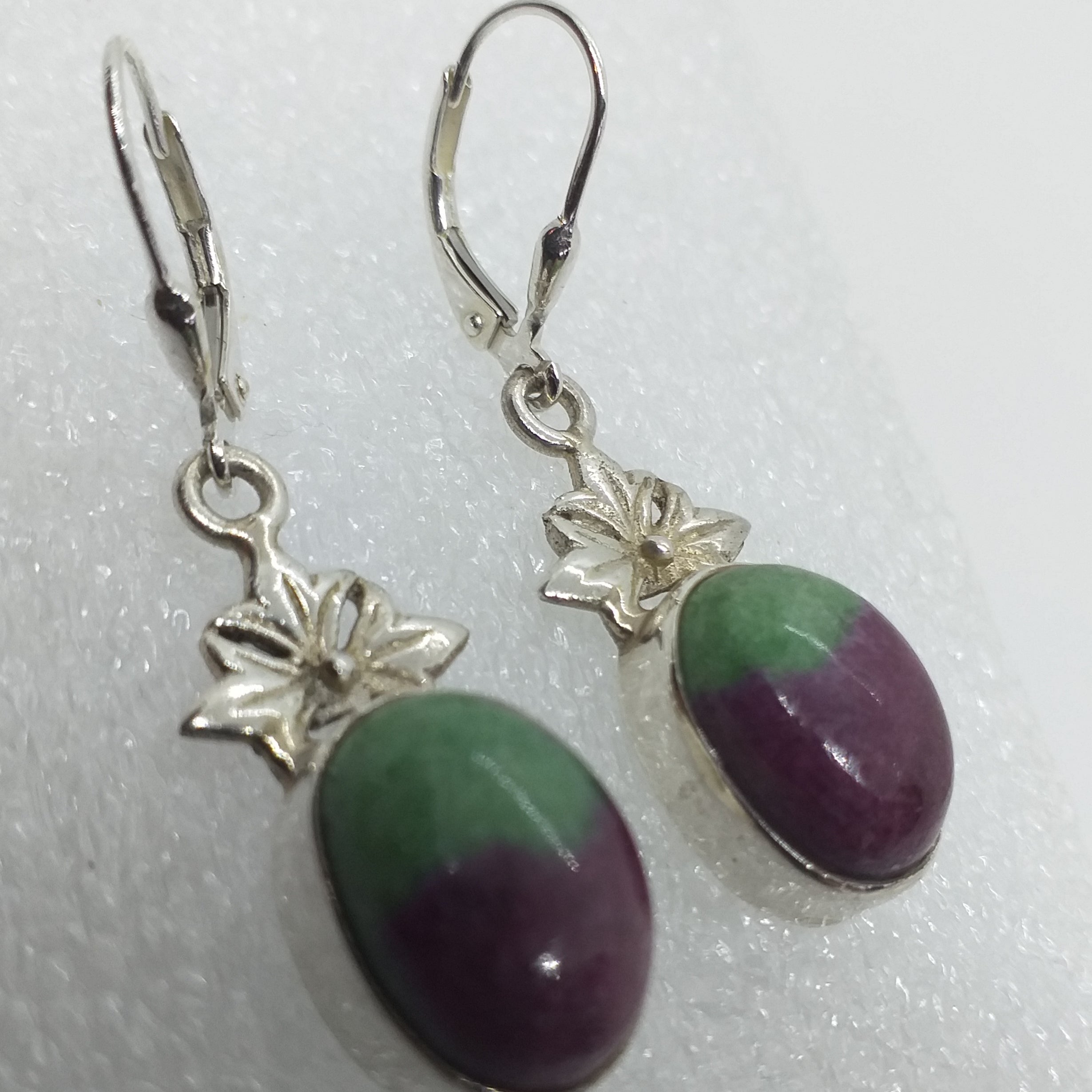 RUBINZOISIT Ohrringe Klappbrisur 925 Sterling Silber Rubin in Zoisit Blume