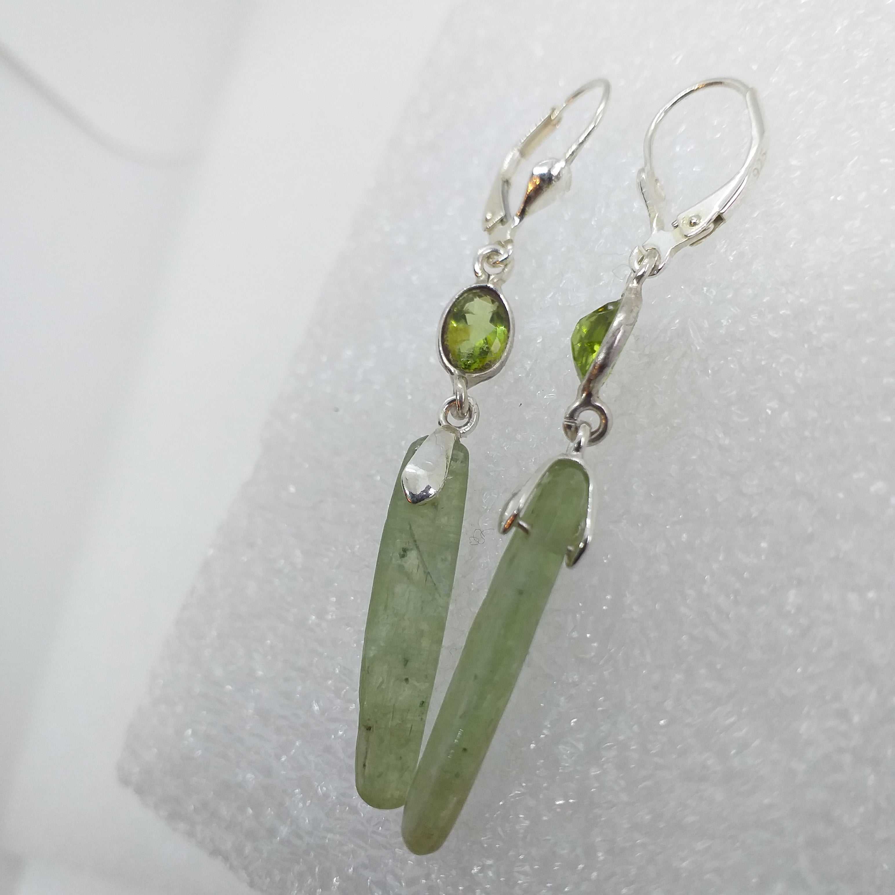 KYANIT grün Ohrringe Ohrhänger 925 Sterling Silber Klappbrisur Peridot