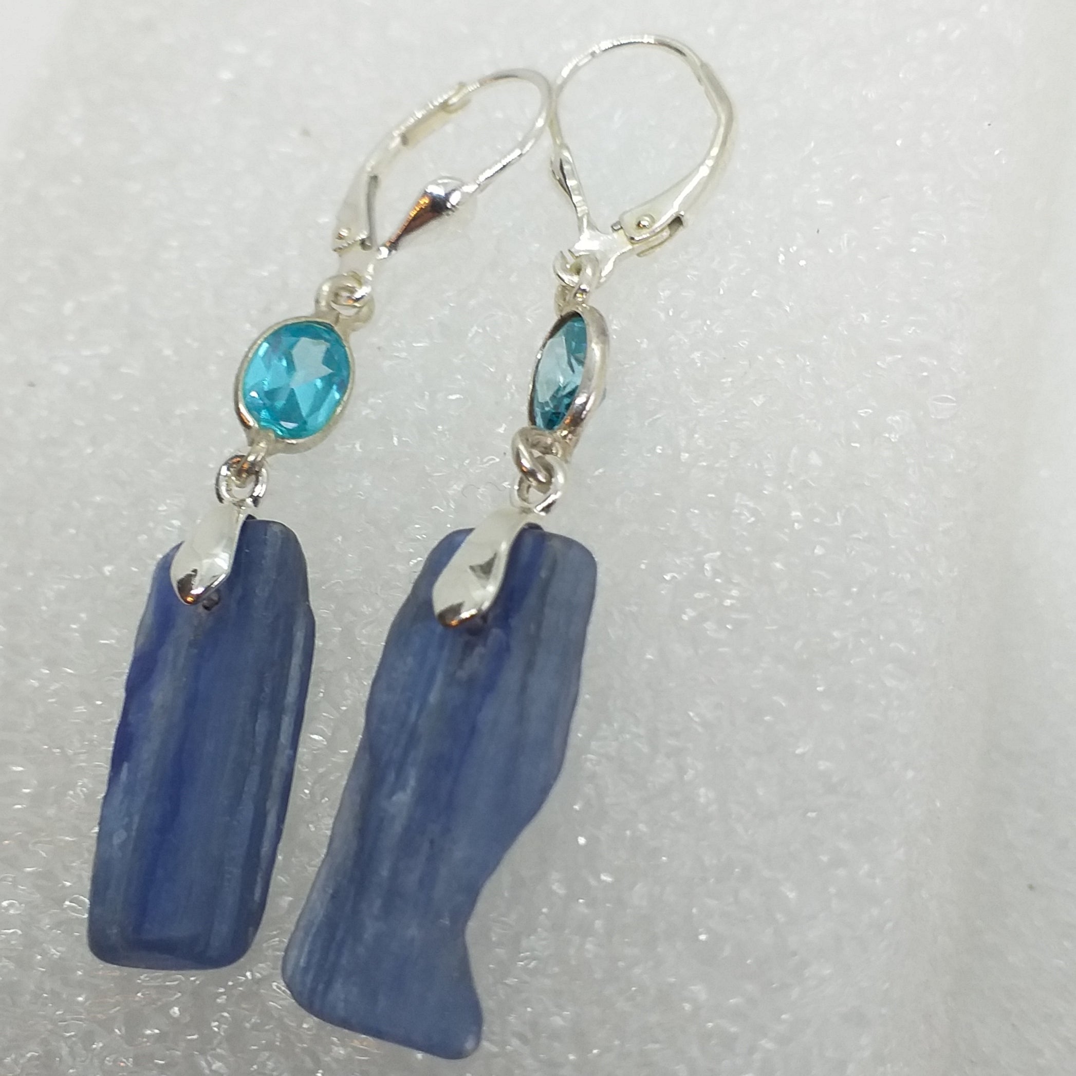 blauer KYANIT Ohrringe Ohrhänger 925 Sterling Silber Rohstein Klappbrisur blau
