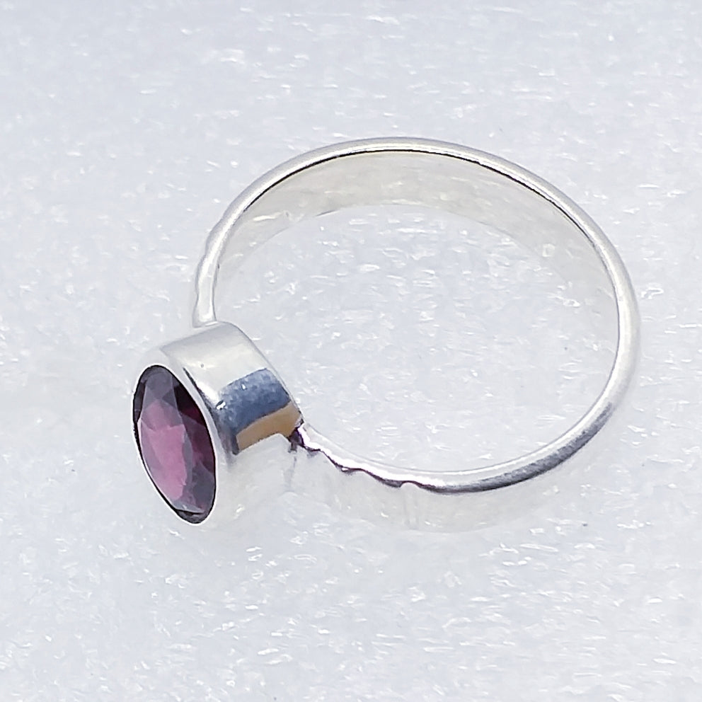 GRANAT facettiert Ring Gr. 19 925 Silber oval 10mm