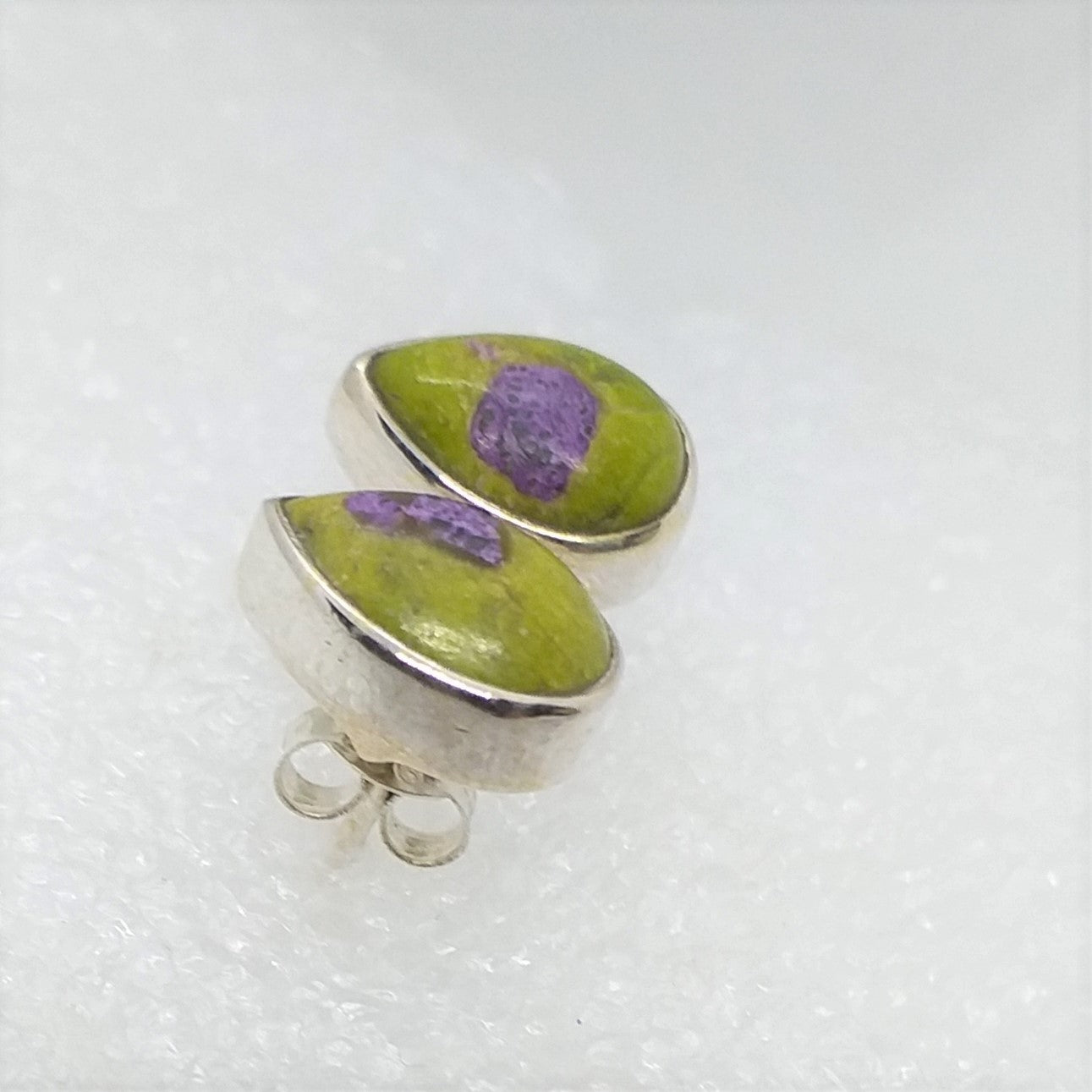 STICHTIT in SERPENTIN Atlantisit Ohrringe Ohrstecker 925 Silber